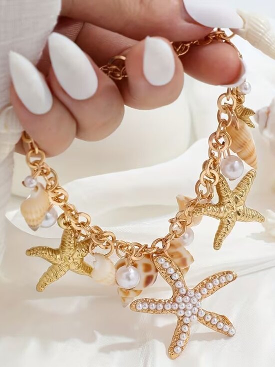 Jewelry - Seashell and Starfish Charm Bracelet (NEW & SO PRETTY!)